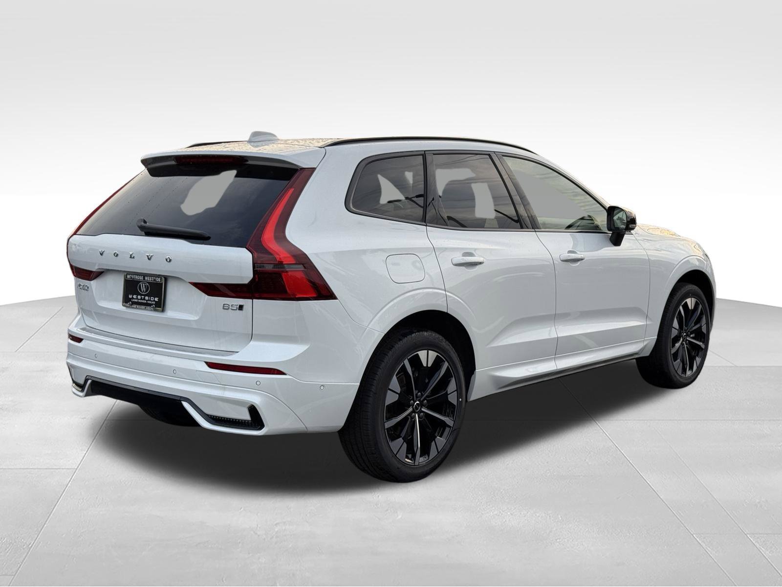 New 2026 Volvo XC60 B5 Plus w/ Climate Package AWD/4WD image 6