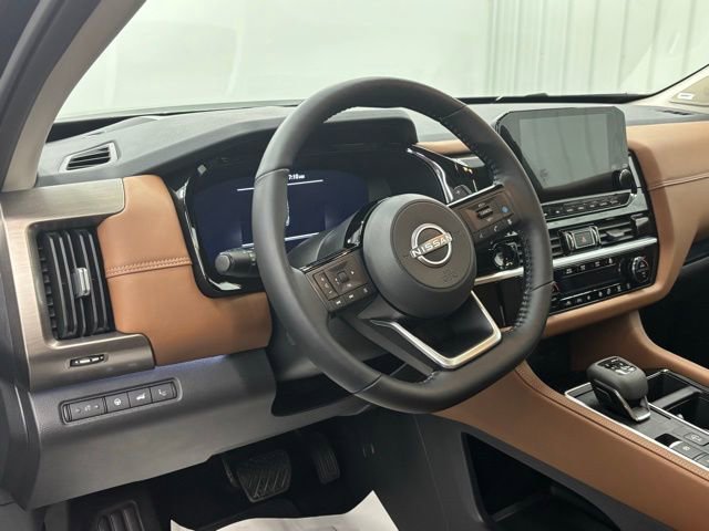 Used 2025 Nissan Pathfinder Platinum w/ Cargo Package image 17