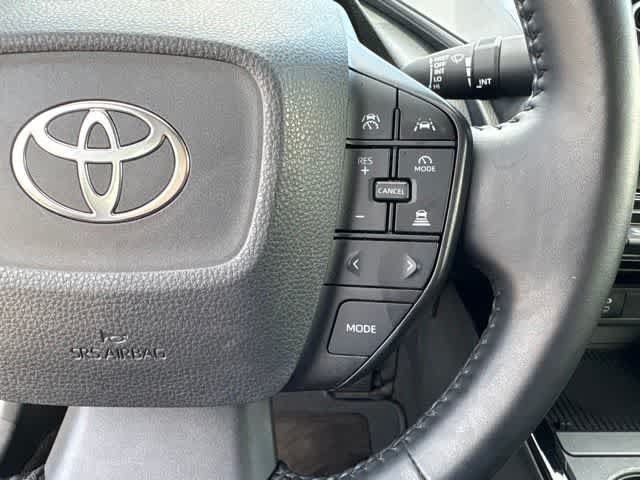 Used 2025 Toyota Prius LE AWD/4WD image 13