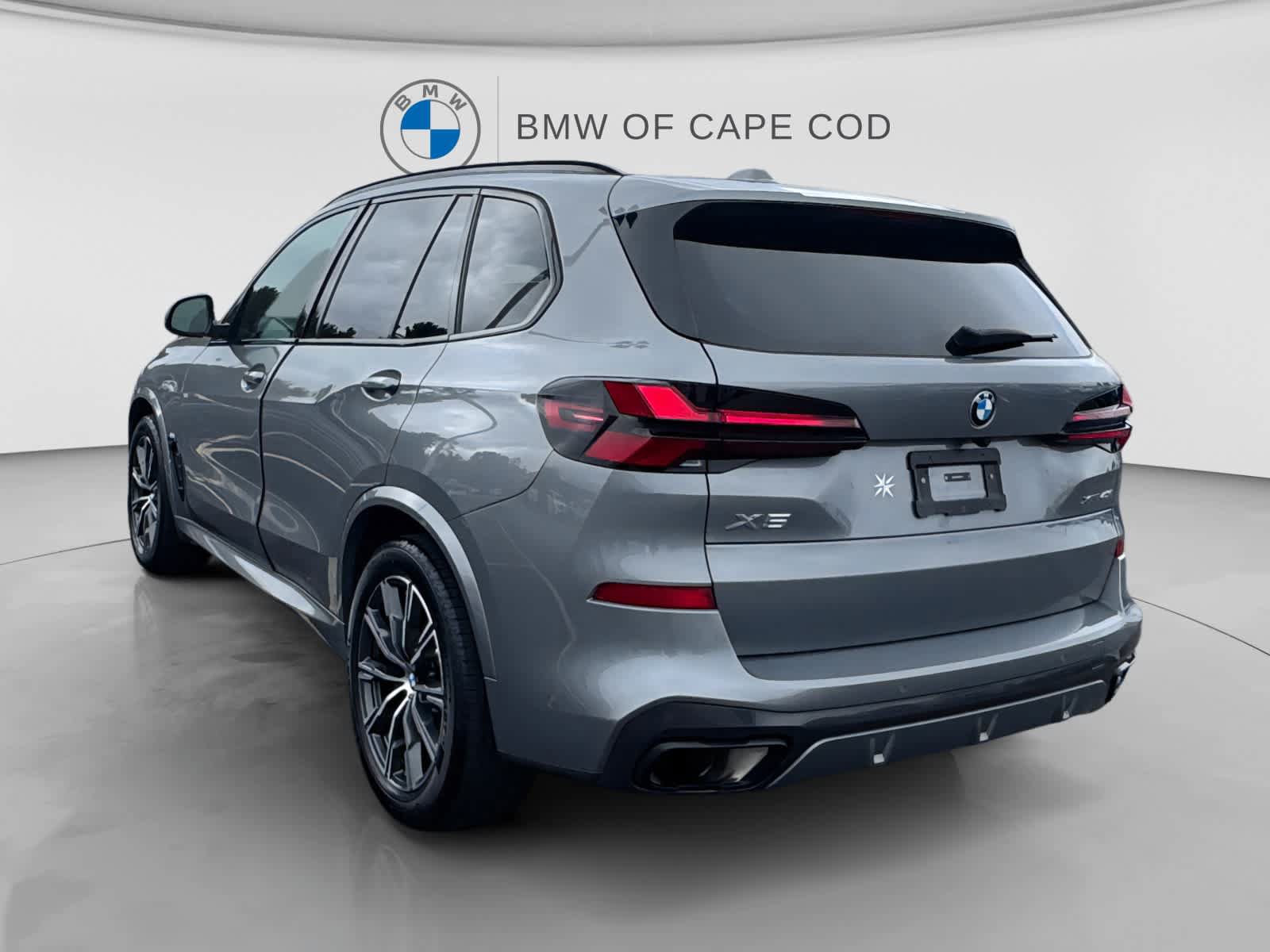 Used 2025 BMW X5 xDrive40i w/ M Sport Package AWD/4WD image 5
