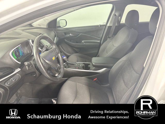 Used 2017 Chevrolet Volt LT FWD image 4