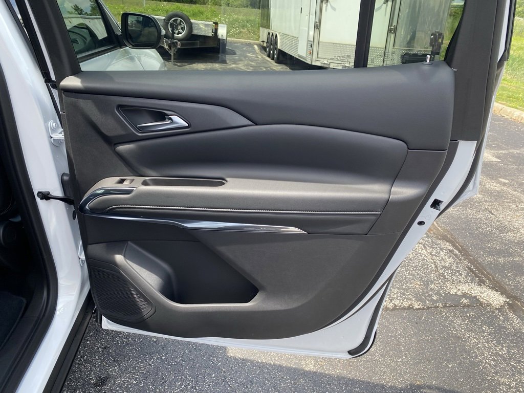 New 2025 Chevrolet Traverse LT image 27
