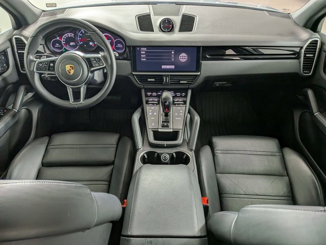 Certified 2023 Porsche Cayenne Platinum Edition image 21