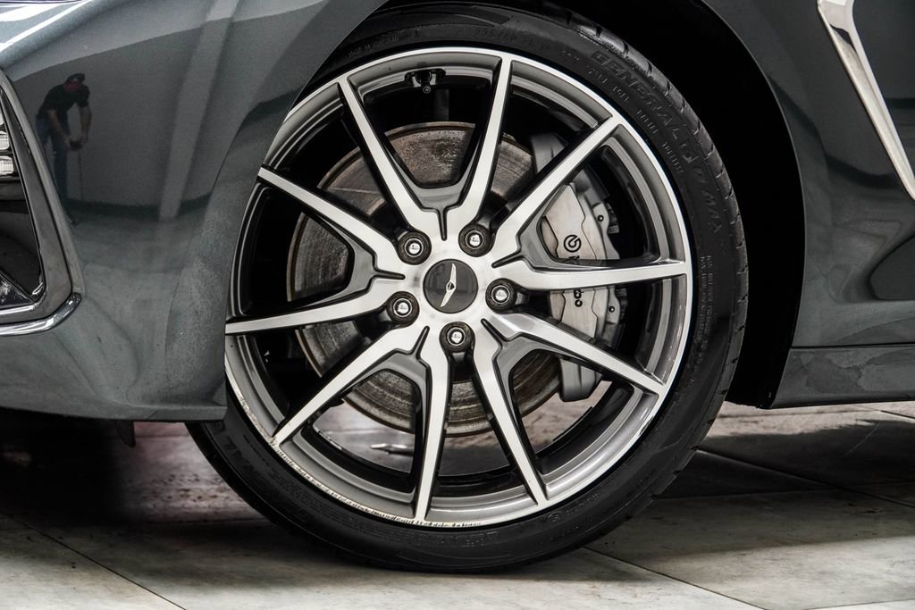 Used 2019 Genesis G70 3.3T Design image 3