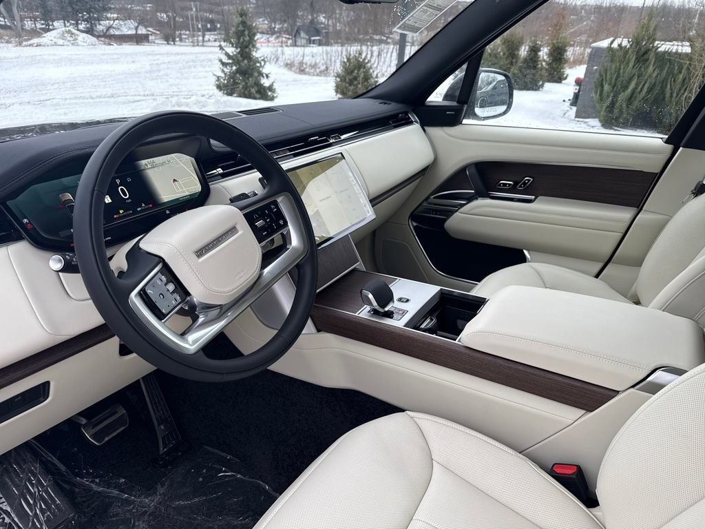 New 2026 Land Rover Range Rover Long Wheelbase SE image 12