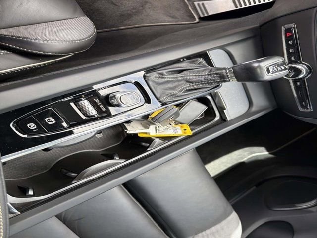 Used 2020 Volvo S60 T5 R-Design image 30