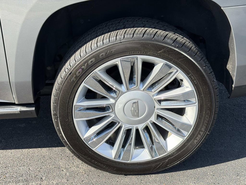 Used 2019 Cadillac Escalade ESV Platinum AWD/4WD image 11