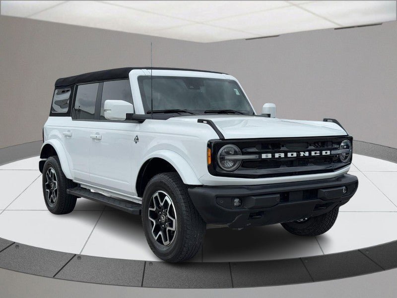 Used 2024 Ford Bronco Outer Banks image 2