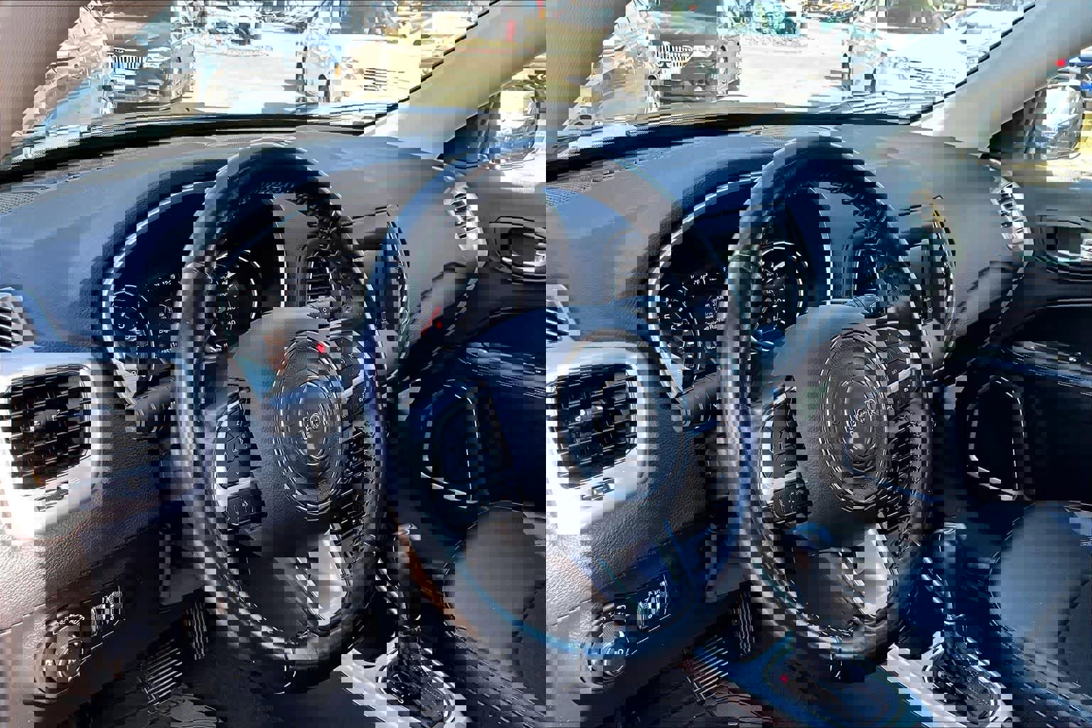 Used 2020 Jeep Compass Latitude image 17