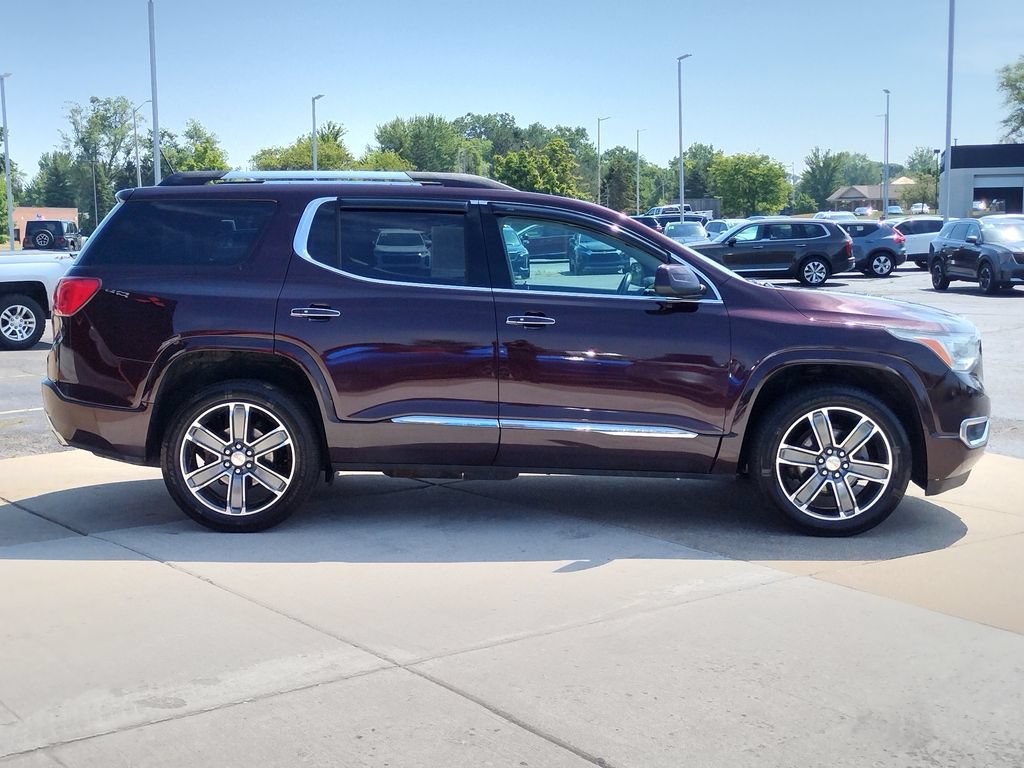 Used 2017 GMC Acadia Denali w/ Technology Package AWD/4WD image 4
