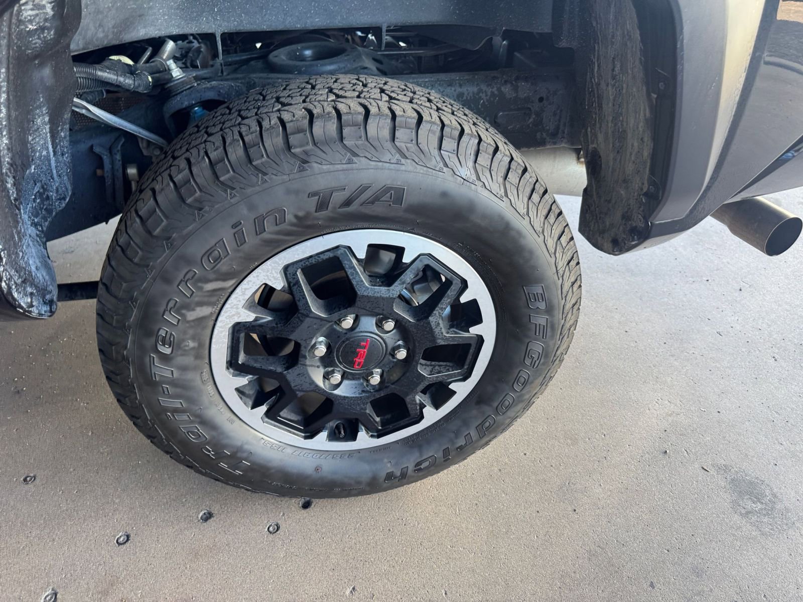 Used 2025 Toyota Tacoma TRD Off-Road image 28