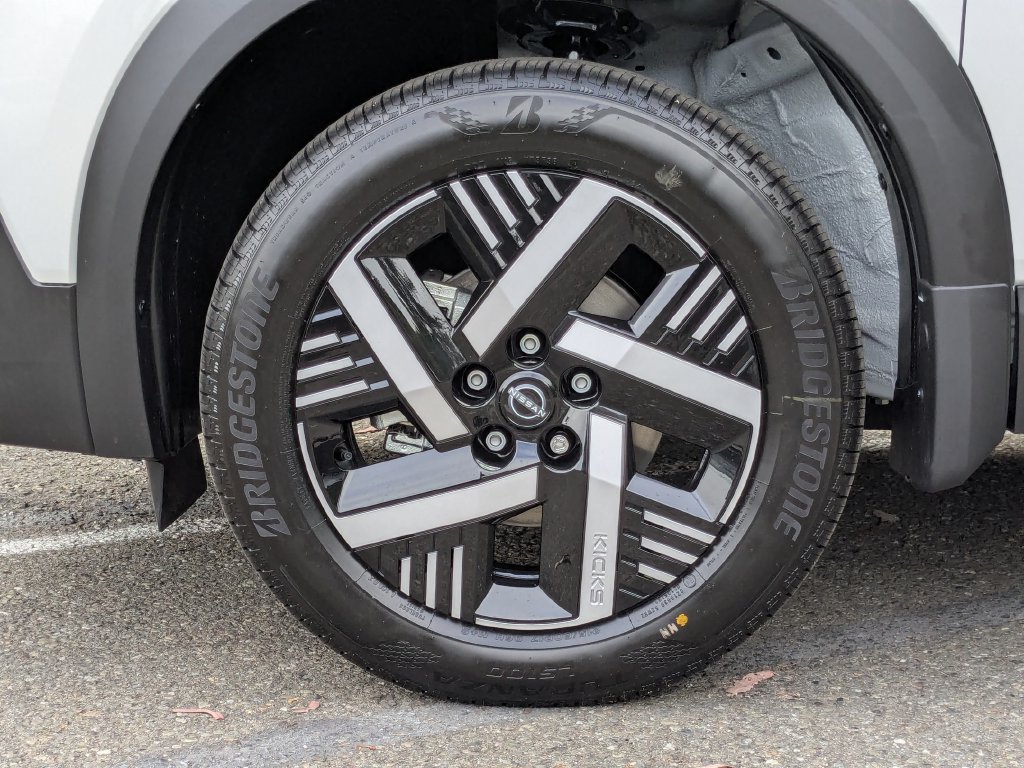 New 2026 Nissan Kicks SV w/ Cold Weather Package FWD image 9