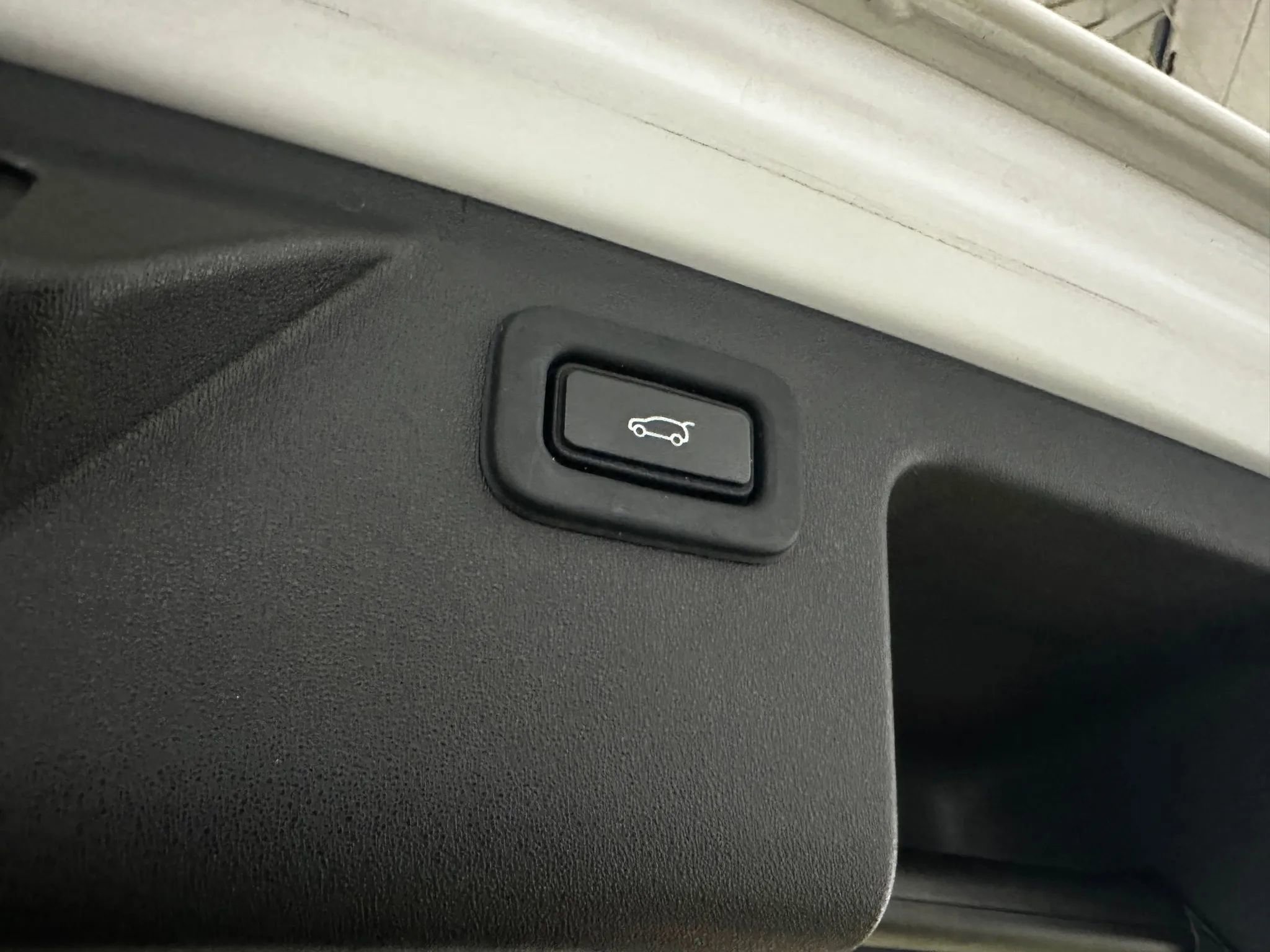 Used 2021 Land Rover Discovery Sport SE image 18