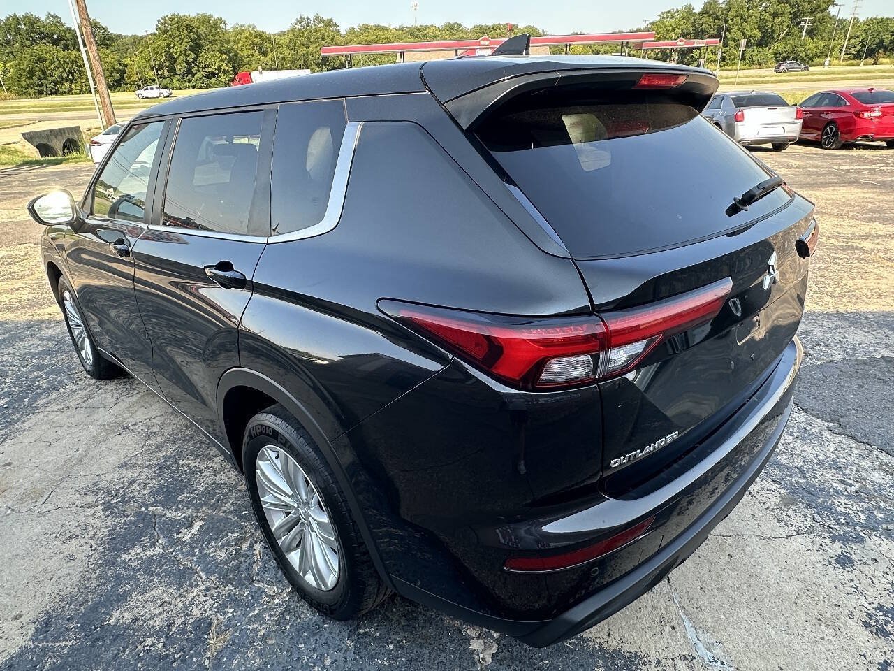 Used 2022 Mitsubishi Outlander ES FWD image 5