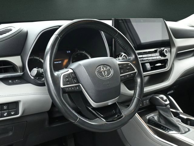 Used 2022 Toyota Highlander Limited image 25