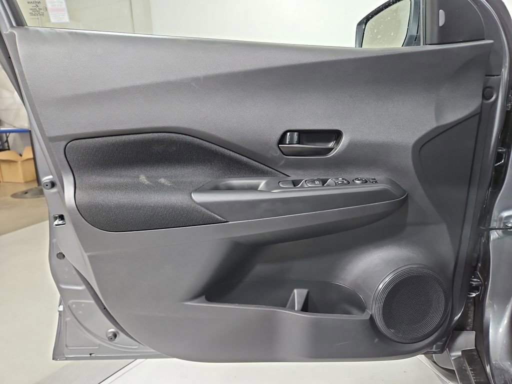 New 2025 Nissan Kicks Play S image 11