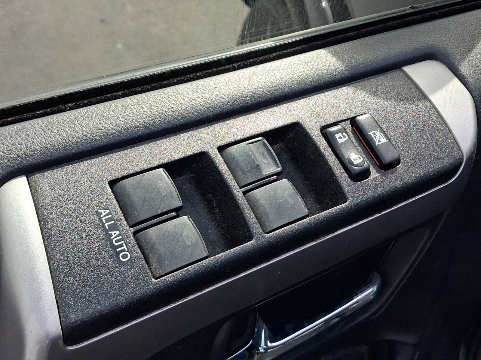 Used 2022 Toyota 4Runner SR5 AWD/4WD image 13