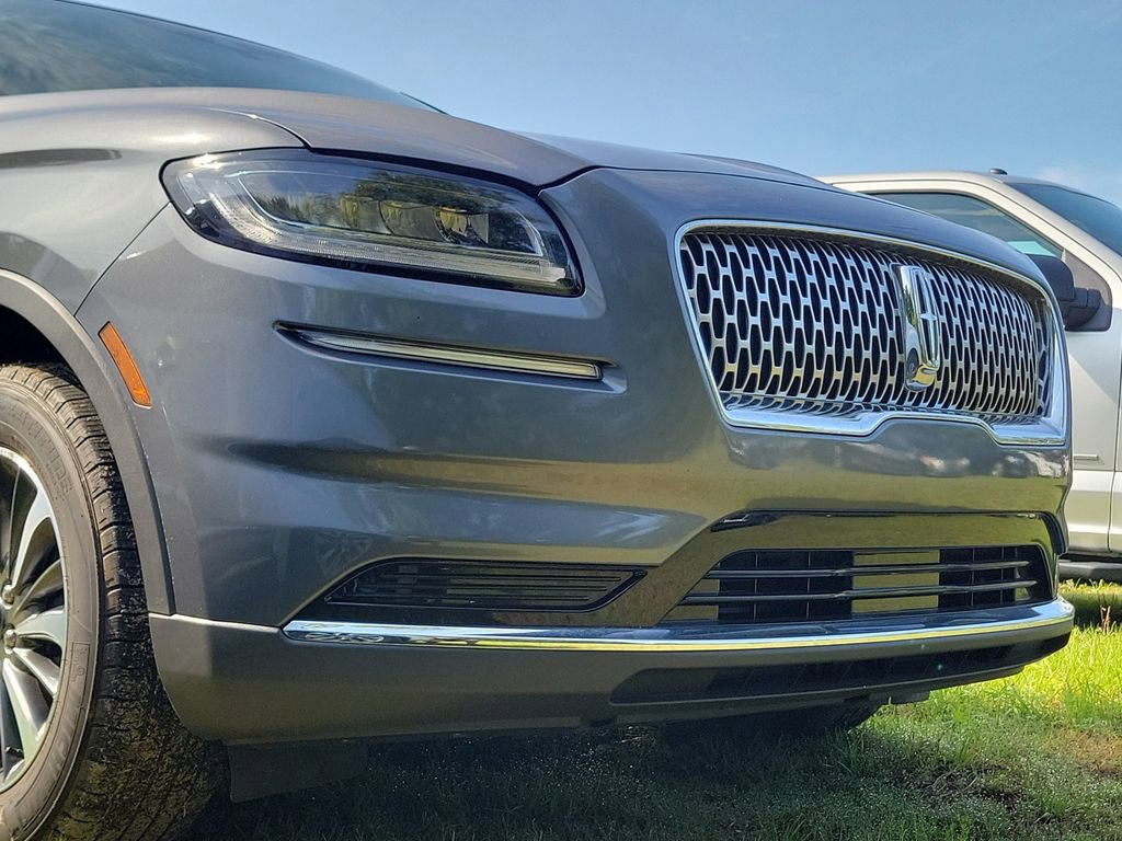 Used 2023 Lincoln Nautilus FWD image 5
