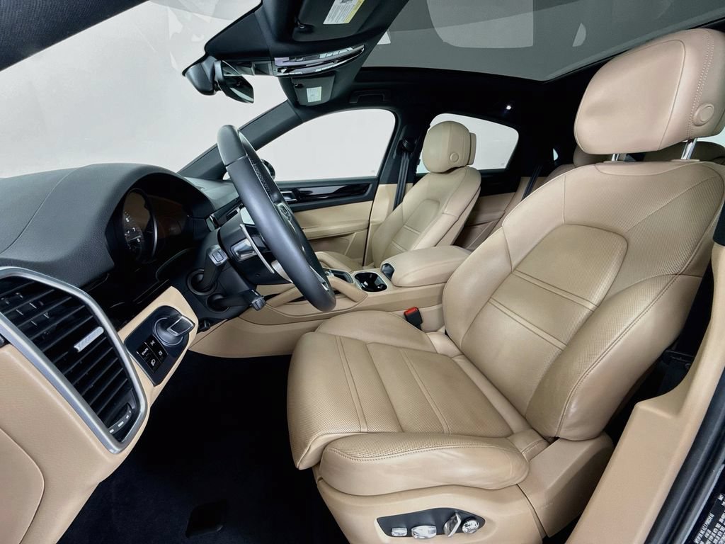 Certified 2021 Porsche Cayenne Coupe AWD/4WD image 5