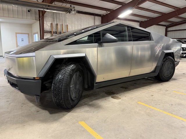 Used 2025 Tesla Cybertruck AWD Crew Cab image 5