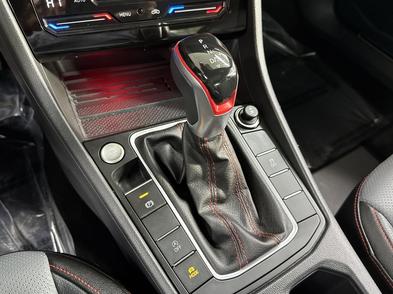 Used 2025 Volkswagen Jetta GLI Autobahn image 24