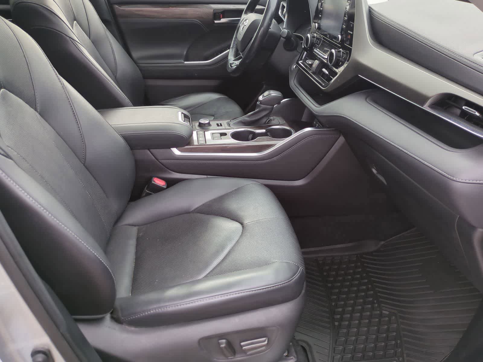 Used 2021 Toyota Highlander Limited AWD/4WD image 23