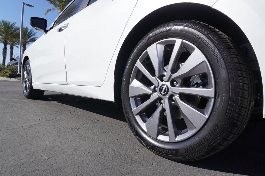New 2026 Nissan Sentra SL w/ Floor Mat Package FWD image 6