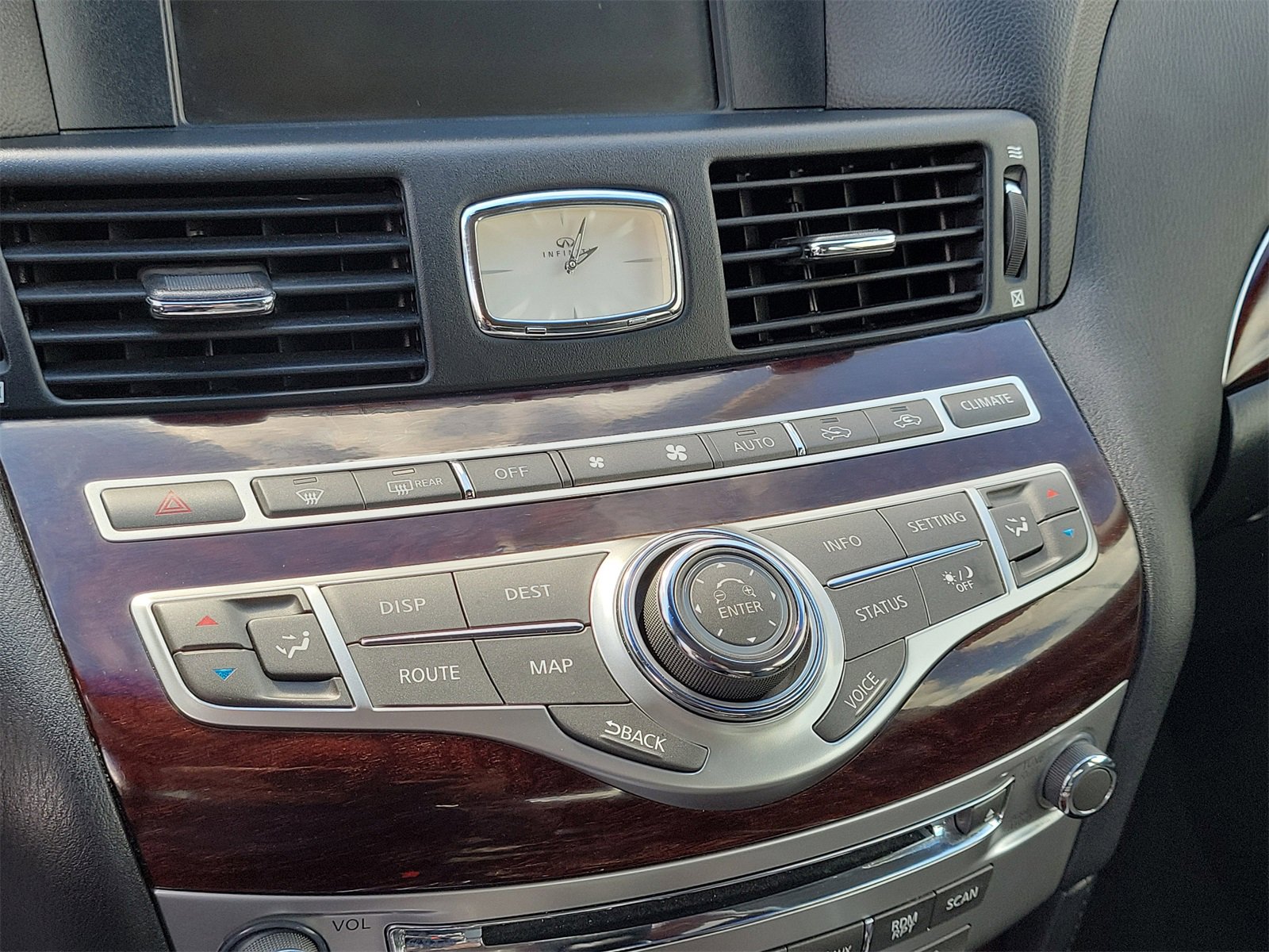 Used 2013 INFINITI M35 M35h w/ Premium Pkg image 24