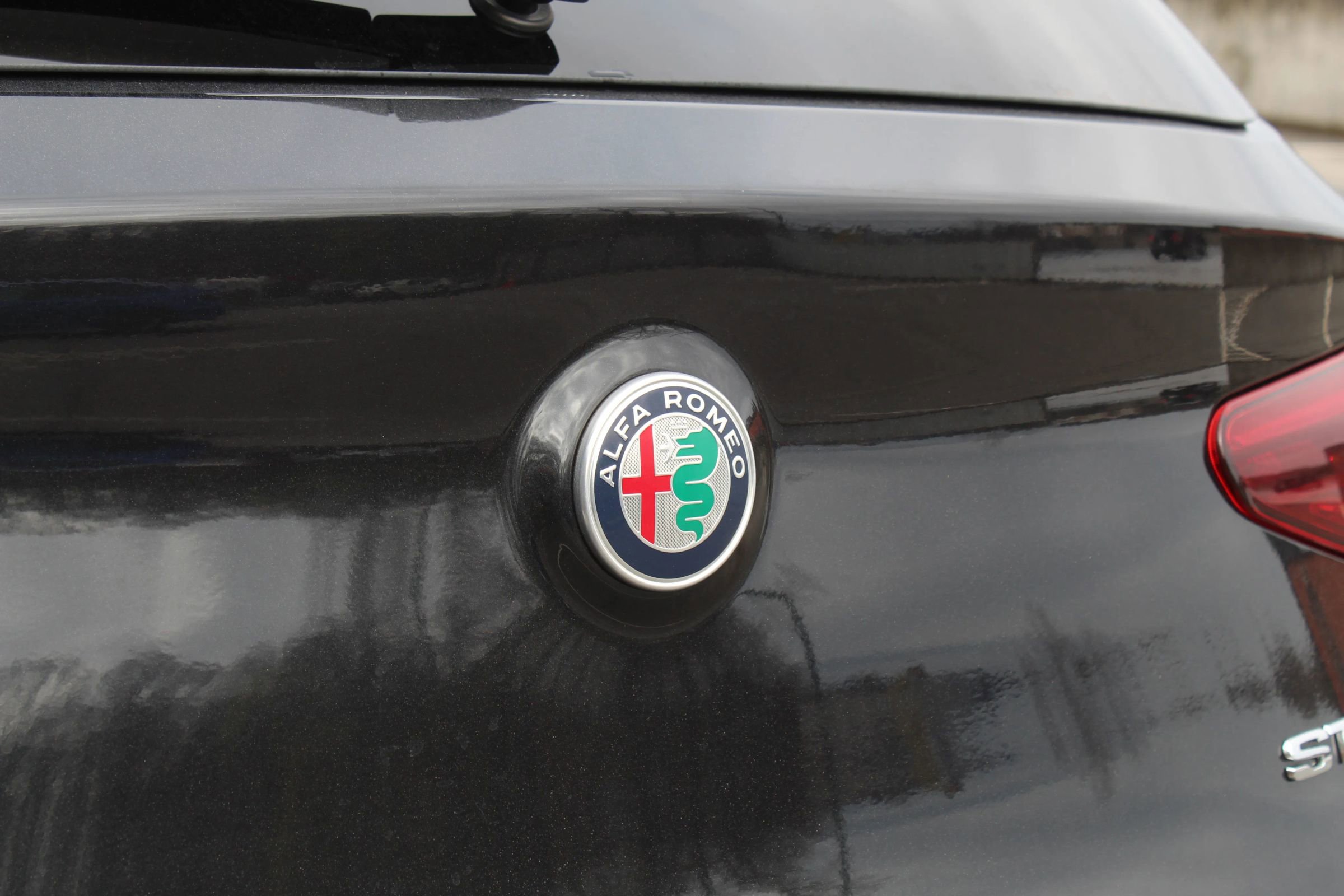 Used 2019 Alfa Romeo Stelvio Ti Lusso w/ Quick Order Package 22X Lusso AWD/4WD image 44