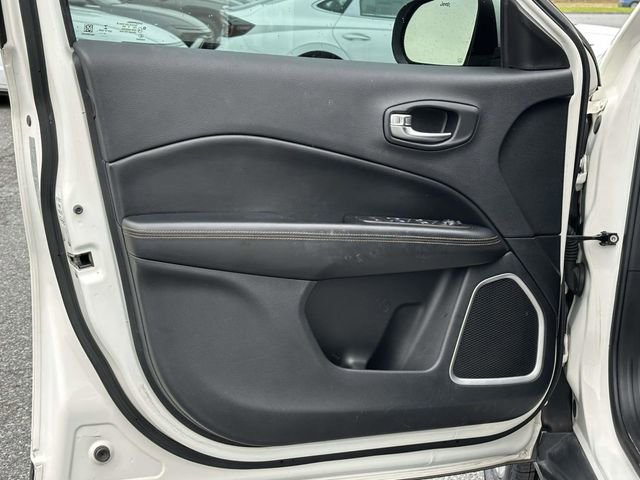 Used 2020 Jeep Compass Limited image 9