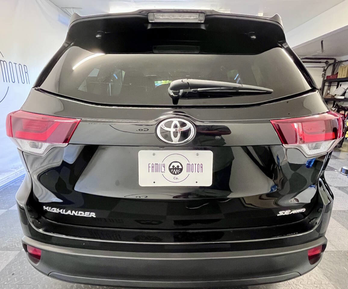 Used 2019 Toyota Highlander SE AWD/4WD image 5