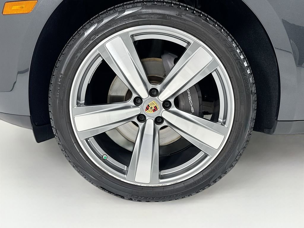 Certified 2023 Porsche Macan Turbo image 34