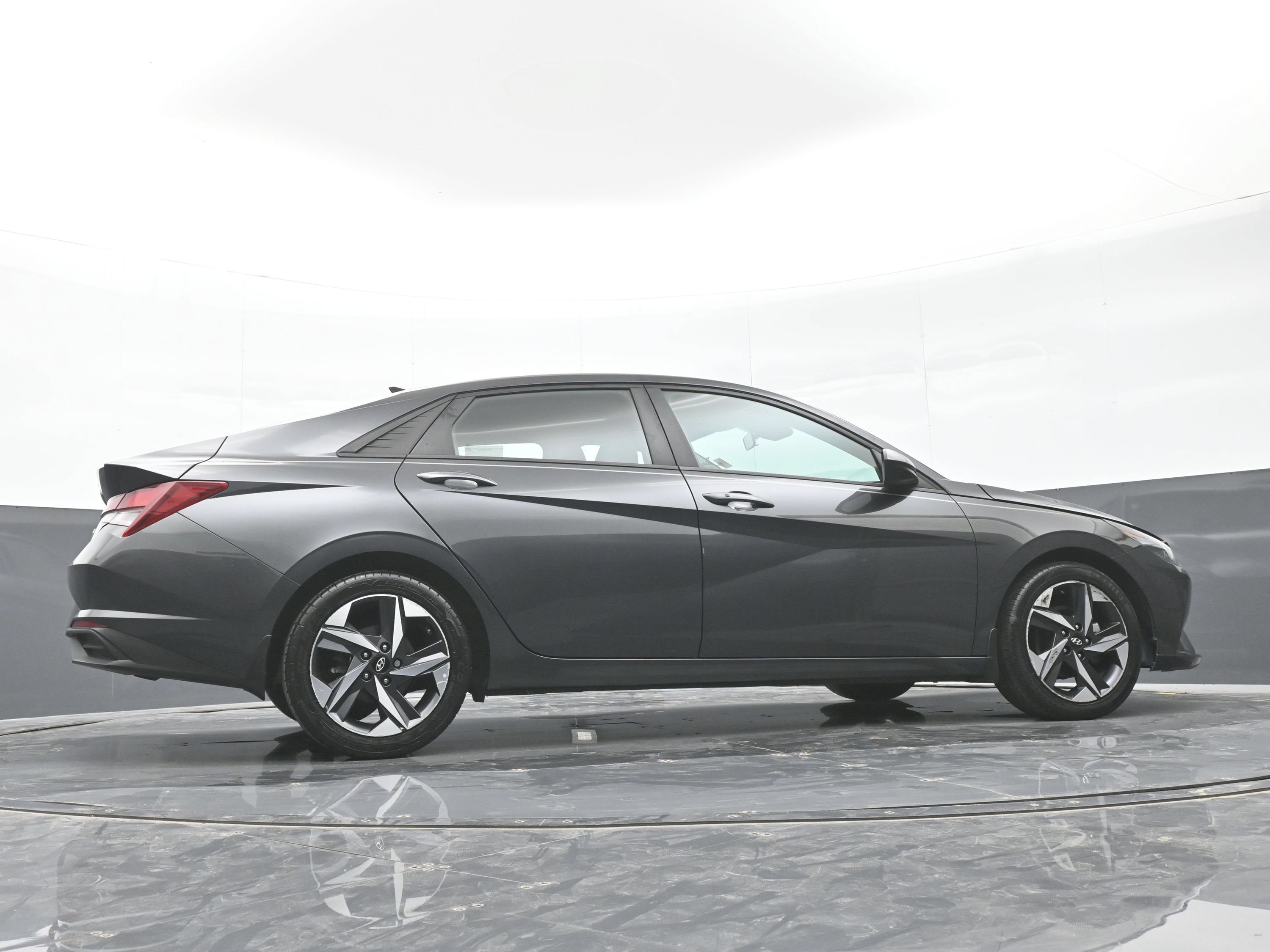 Used 2023 Hyundai Elantra SEL w/ Convenience Package FWD image 40