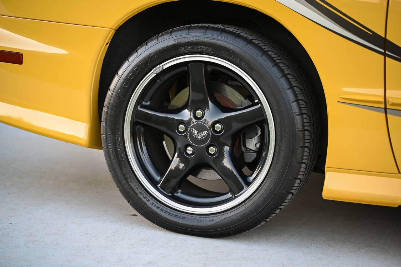 Used 2002 Pontiac Firebird Trans Am RWD image 14