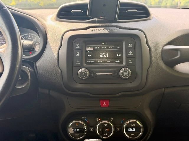 Used 2017 Jeep Renegade Latitude w/ Popular Equipment Group FWD image 23