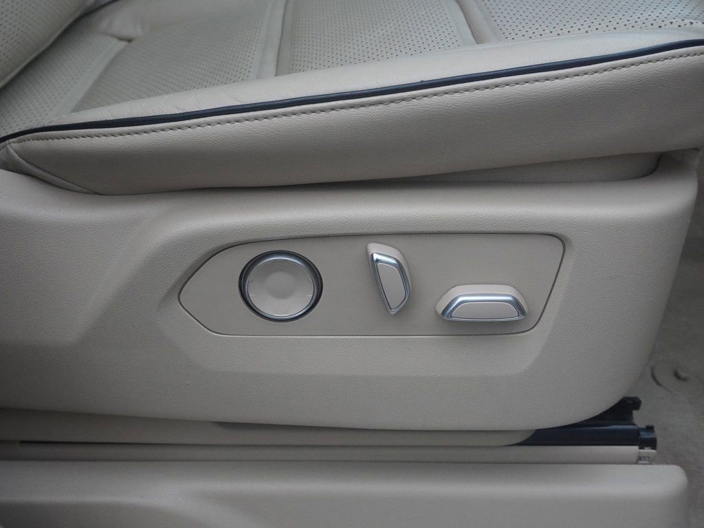 Used 2021 Cadillac Escalade ESV Premium Luxury image 36