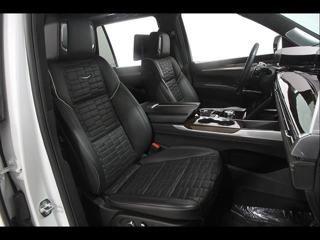 Used 2025 Cadillac Escalade Sport Platinum w/ LPO, Floor Liner Package AWD/4WD image 23