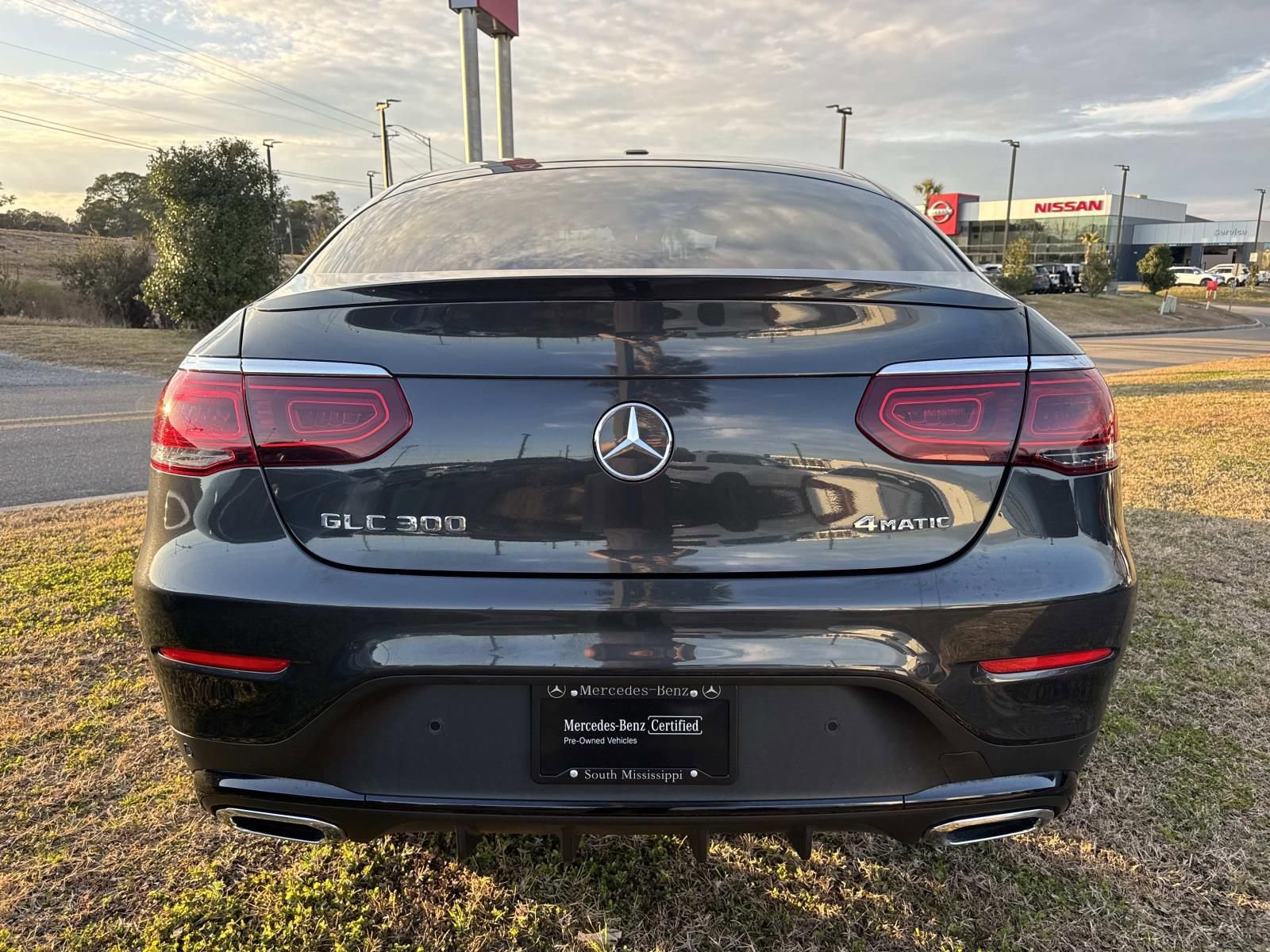 Used 2022 Mercedes-Benz GLC 300 4MATIC Coupe image 6