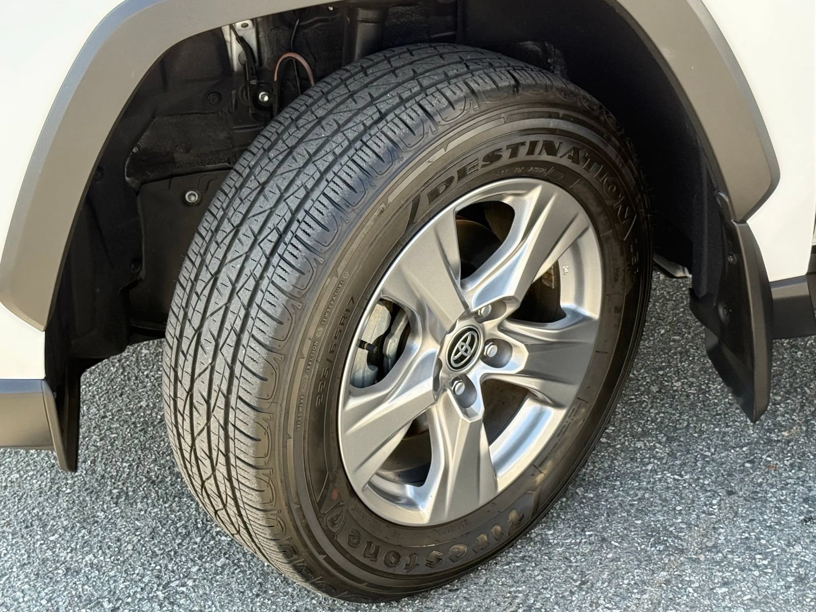 Used 2024 Toyota RAV4 XLE w/ Convenience Package FWD image 18