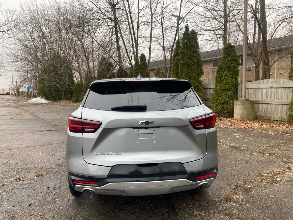 Used 2023 Chevrolet Blazer LT w/ Driver Confidence Package image 4