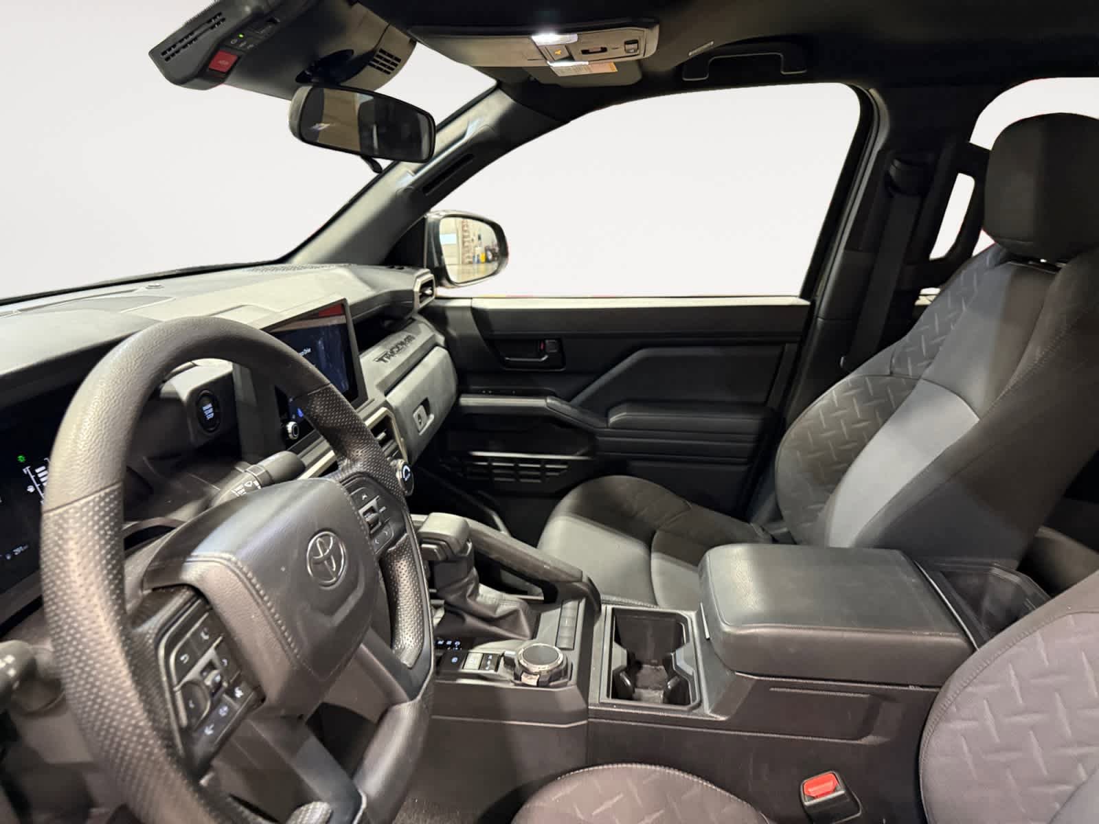 Used 2024 Toyota Tacoma SR image 9