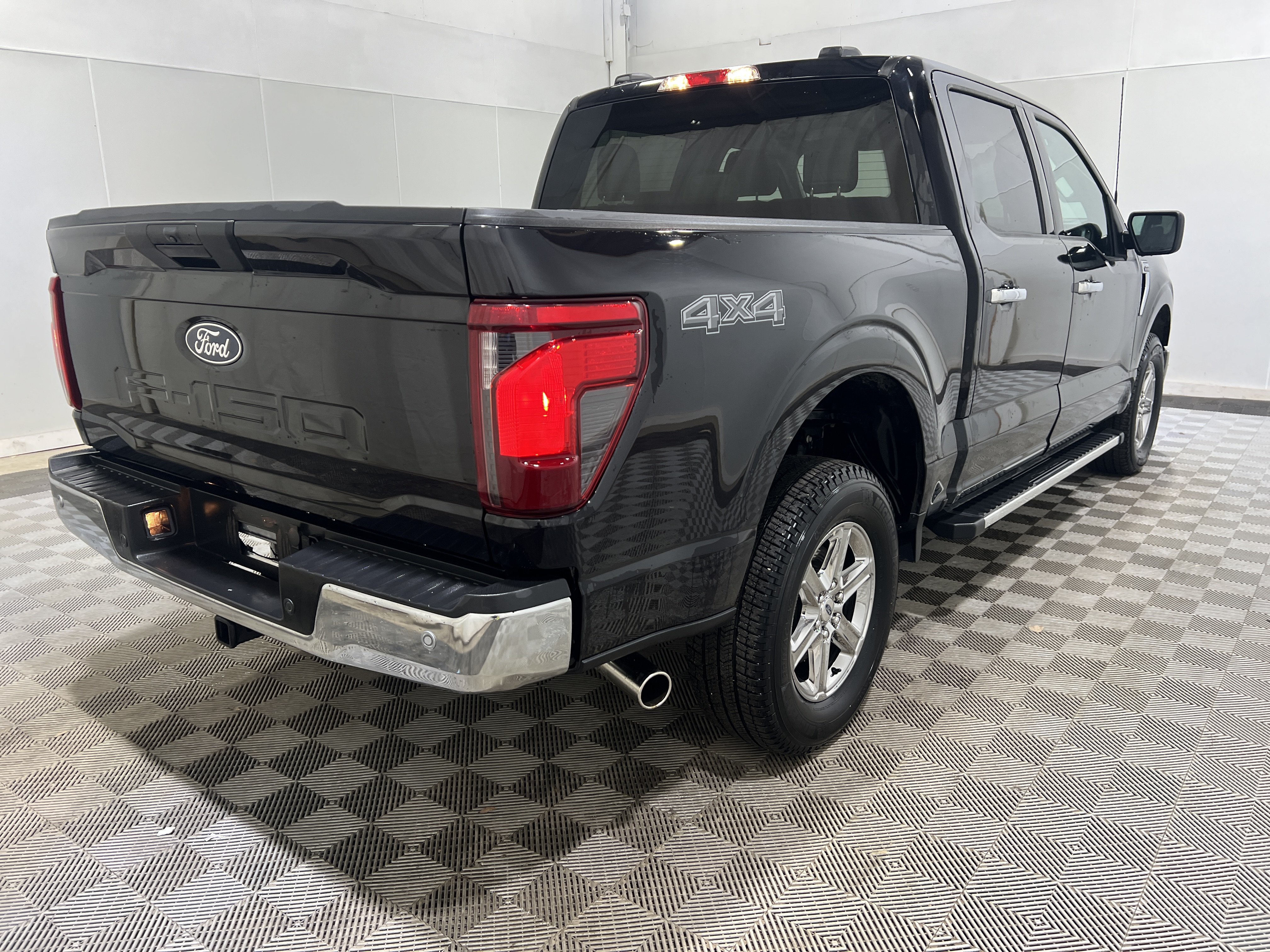 Used 2025 Ford F150 XLT w/ Equipment Group 301A Standard AWD/4WD image 3