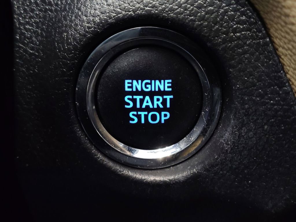 Used 2021 Toyota RAV4 Limited FWD image 36