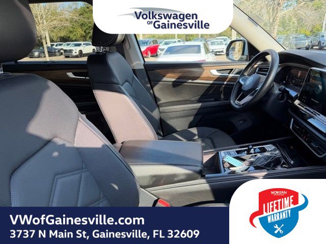 Used 2025 Volkswagen Atlas SE image 10