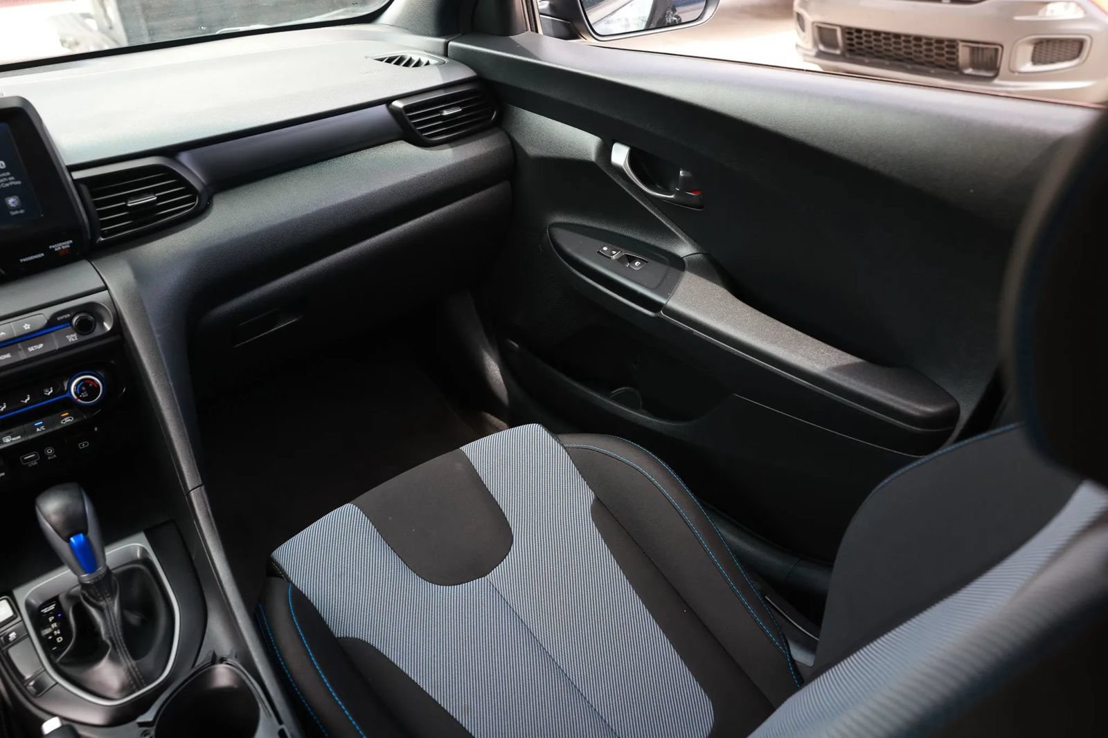 Used 2019 Hyundai Veloster 2.0 FWD image 14