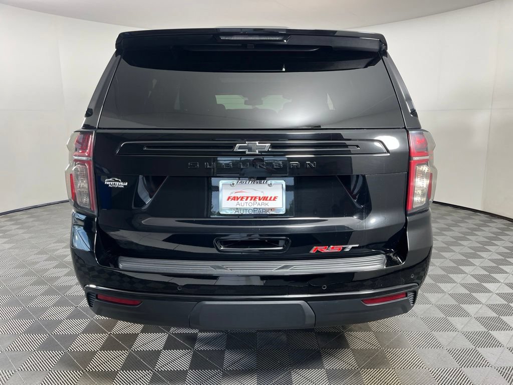 Used 2024 Chevrolet Suburban RST w/ Luxury Package AWD/4WD image 4