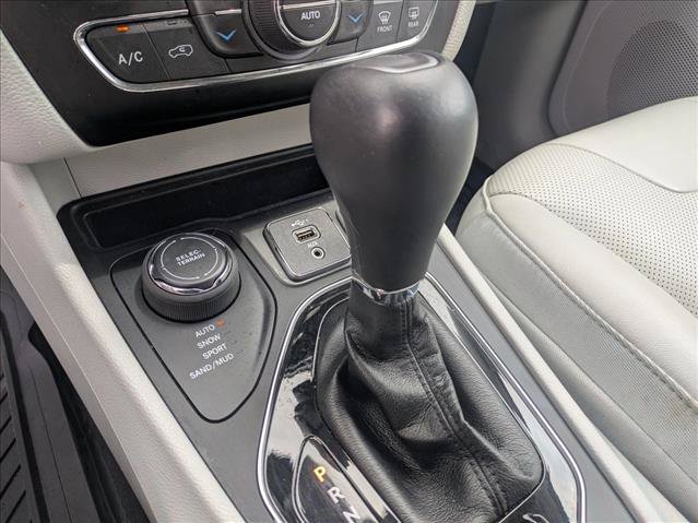 Used 2021 Jeep Cherokee Limited AWD/4WD image 11