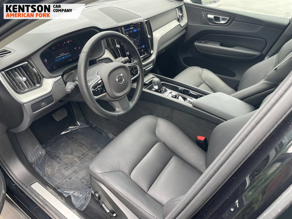 Used 2025 Volvo XC60 B5 Plus AWD/4WD image 34