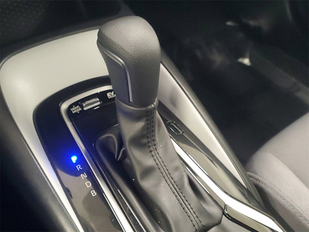 Certified 2025 Toyota Corolla SE image 28