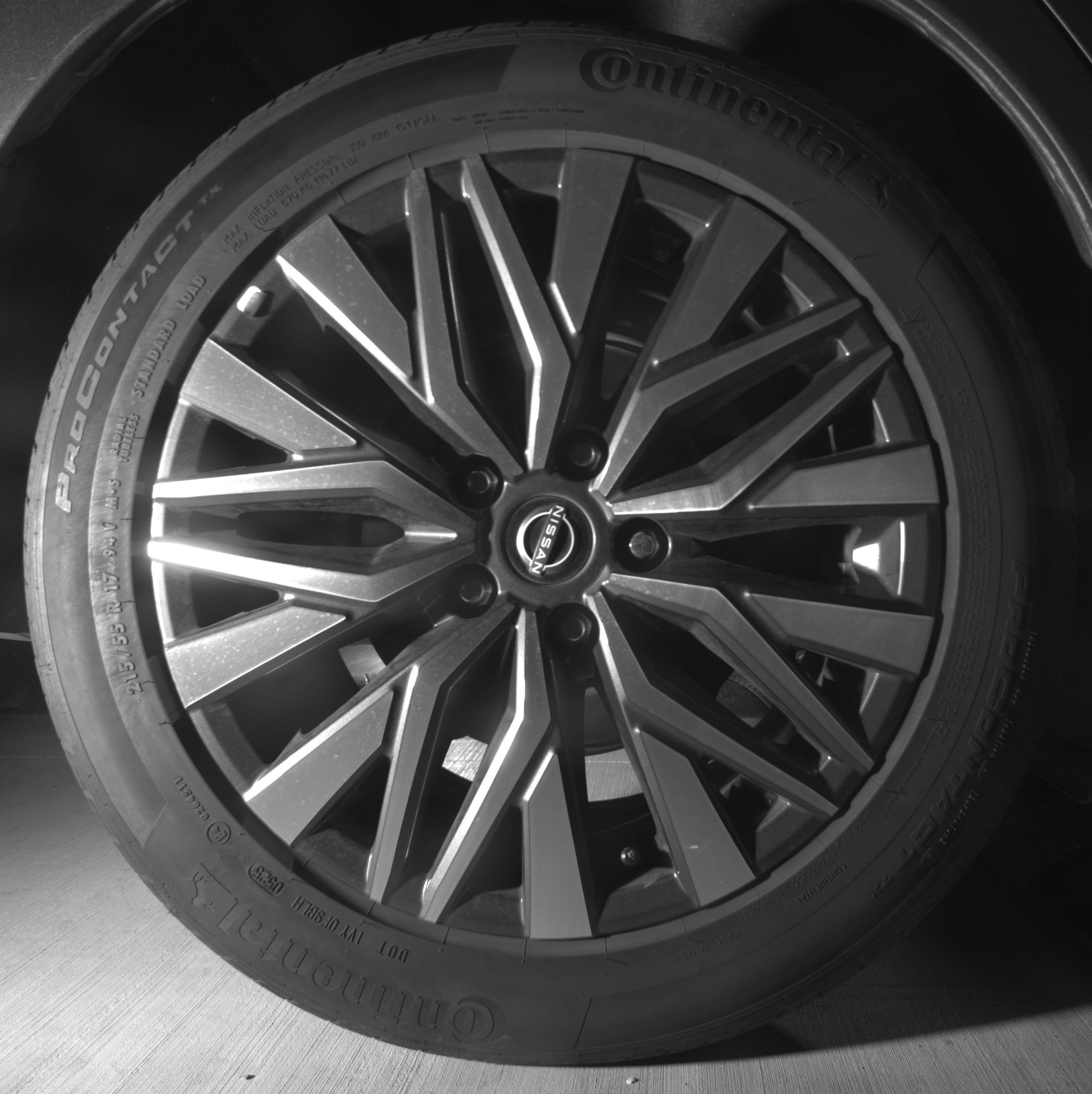 Used 2025 Nissan Altima 2.5 SV FWD image 15